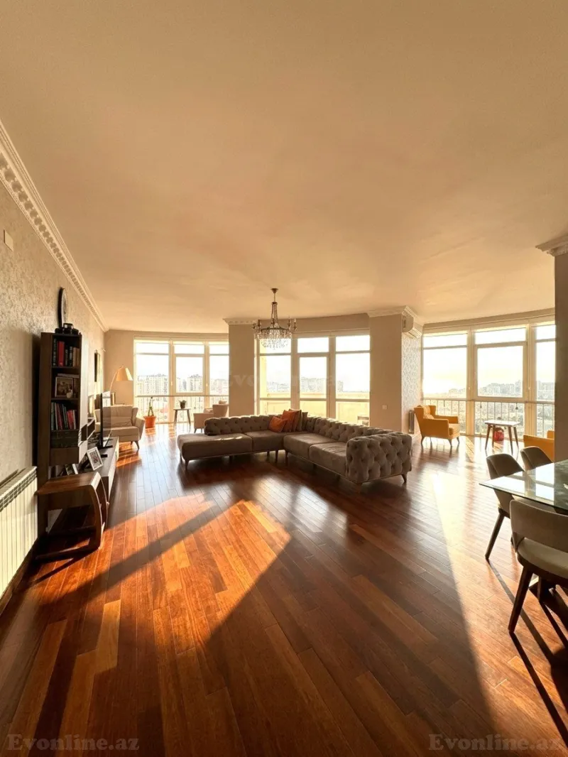 6 otaqlı Mənzil 350 m² 8 Noyabr m. Satılır