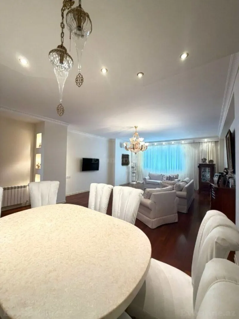 Satılır 6 otaqlı Mənzil Yeni tikili 350 m² 8 Noyabr m. - şəkil 5