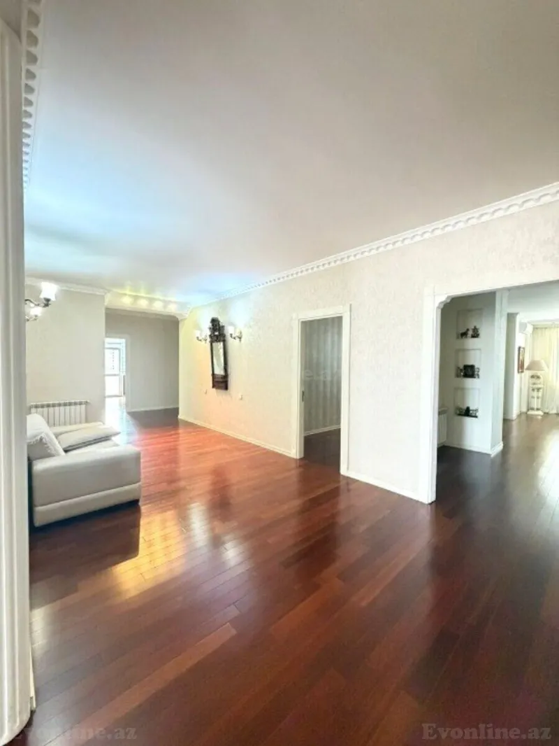 Satılır 6 otaqlı Mənzil Yeni tikili 350 m² 8 Noyabr m. - şəkil 7