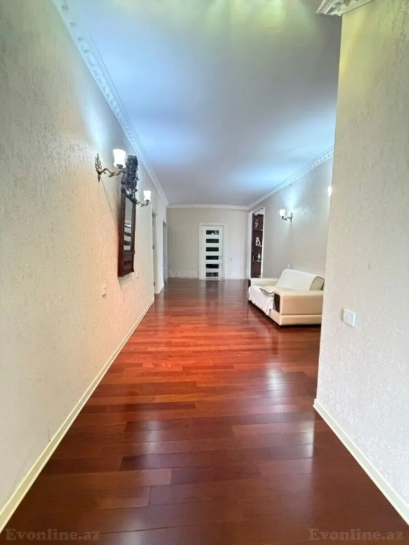 Satılır 6 otaqlı Mənzil Yeni tikili 350 m² 8 Noyabr m. - şəkil 8