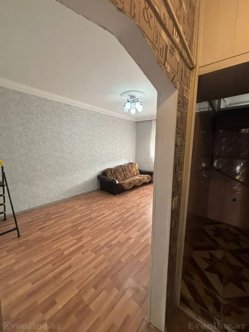Satılır 2 otaqlı Mənzil Köhnə tikili 32 m² 5-ci mikrorayon - şəkil 3