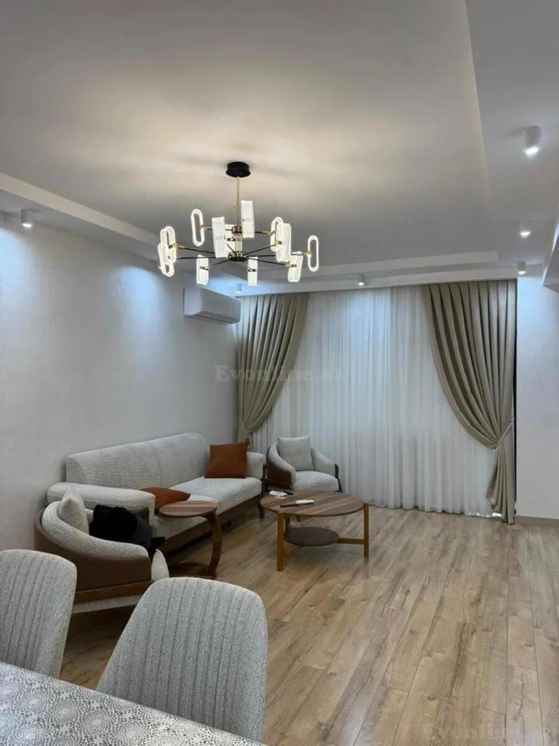 Kirayə verilir 3 otaqlı Mənzil Yeni tikili 148 m² Yasamal