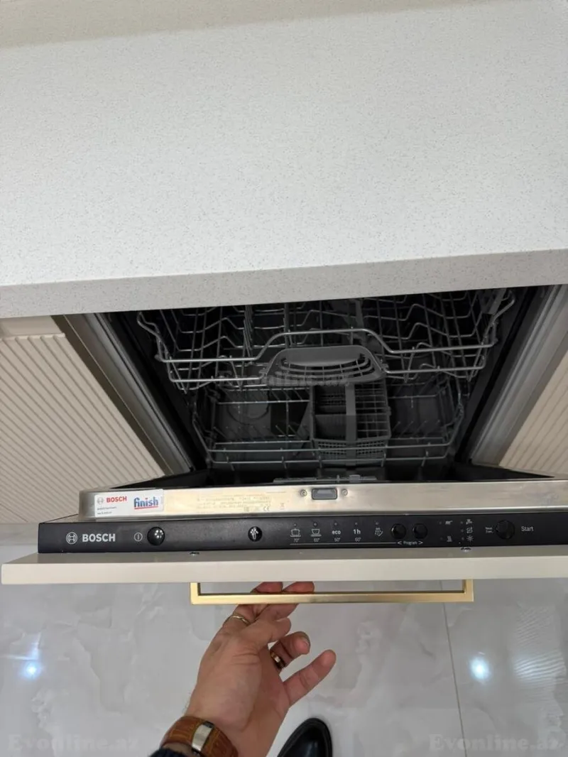 Kirayə verilir 3 otaqlı Mənzil Yeni tikili 148 m² Yasamal - şəkil 12