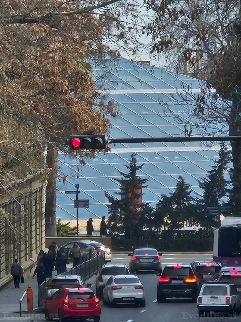 Satılır 3 otaqlı Mənzil Köhnə tikili 90 m² İçərişəhər m. - şəkil 2