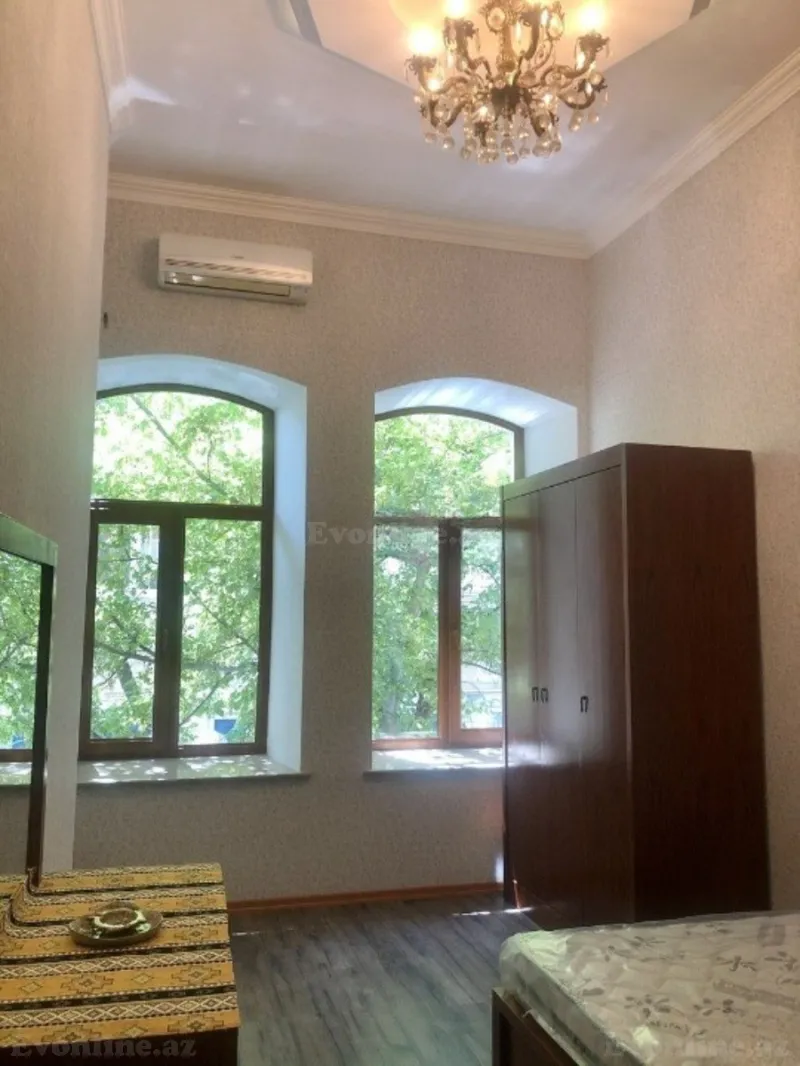 Satılır 3 otaqlı Mənzil Köhnə tikili 110 m² Sahil m. - şəkil 6