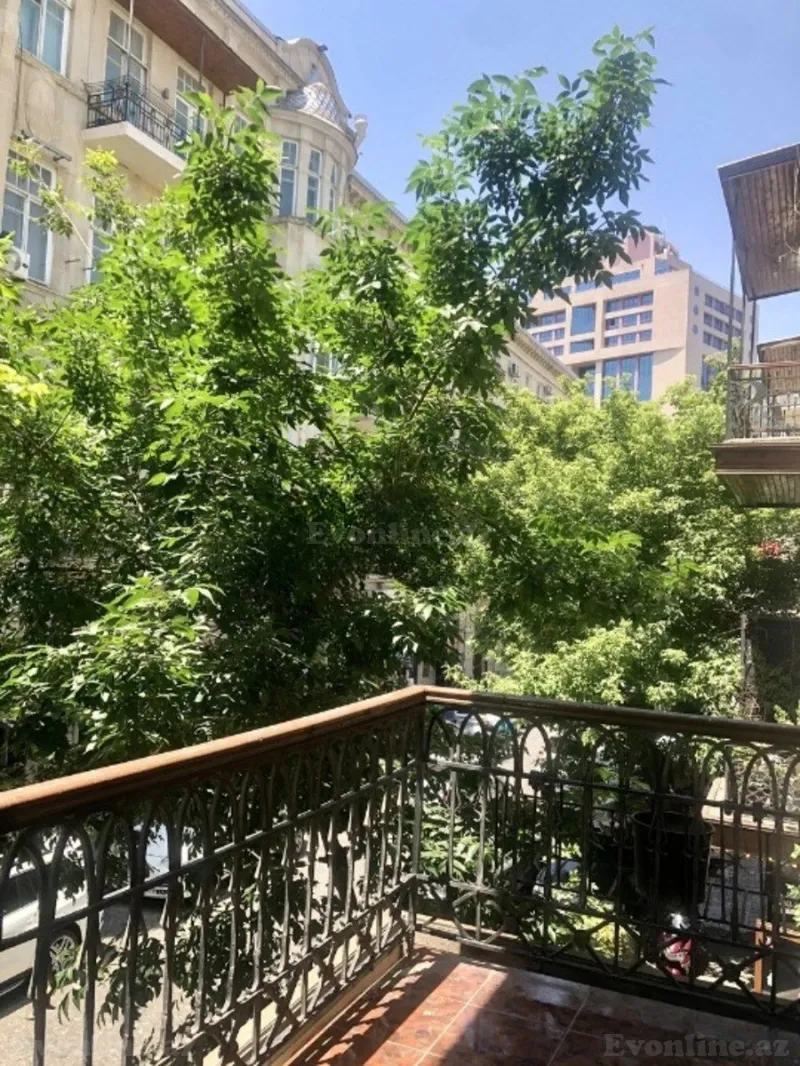 Satılır 3 otaqlı Mənzil Köhnə tikili 110 m² Sahil m. - şəkil 7