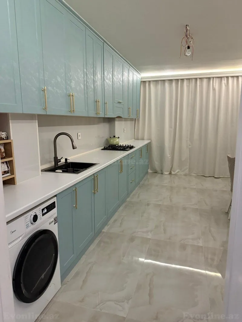 Satılır 4 otaqlı Mənzil Köhnə tikili 130 m² Xalqlar Dostluğu m. - şəkil 2