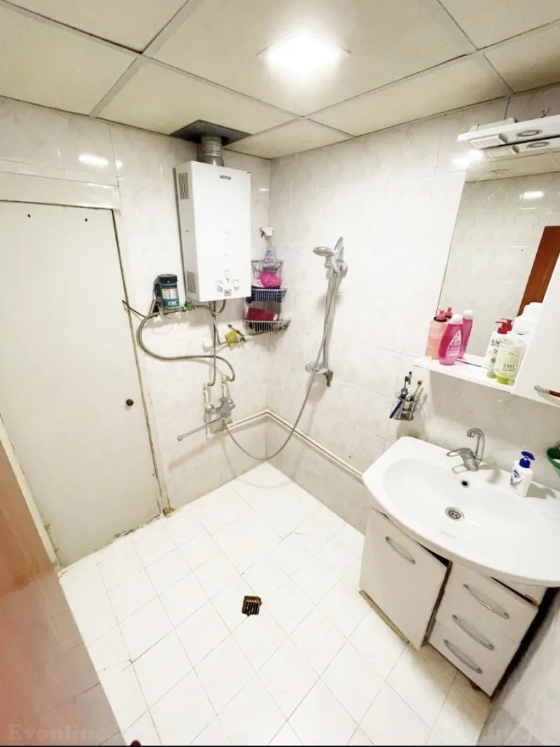 Satılır 2 otaqlı Mənzil Köhnə tikili 50 m² 8-ci mikrorayon - şəkil 5