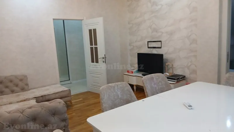 Bakı, Nəsimi r., Memar Əcəmi m., 3-cü mikrorayonda 3 otaqlı mənzil kirayə verilir