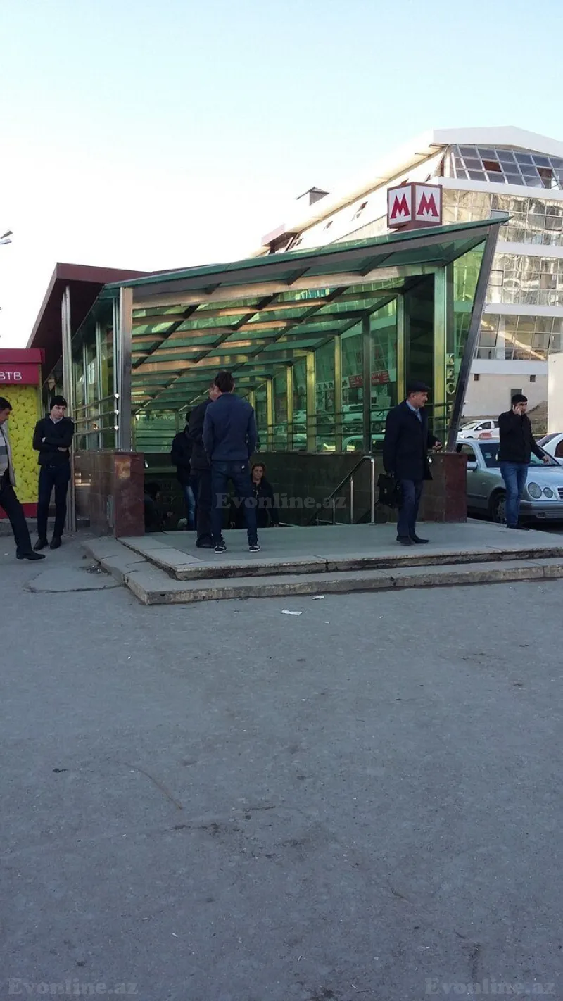 Satılır 4 otaqlı Mənzil Köhnə tikili 135 m² 8-ci mikrorayon - şəkil 2