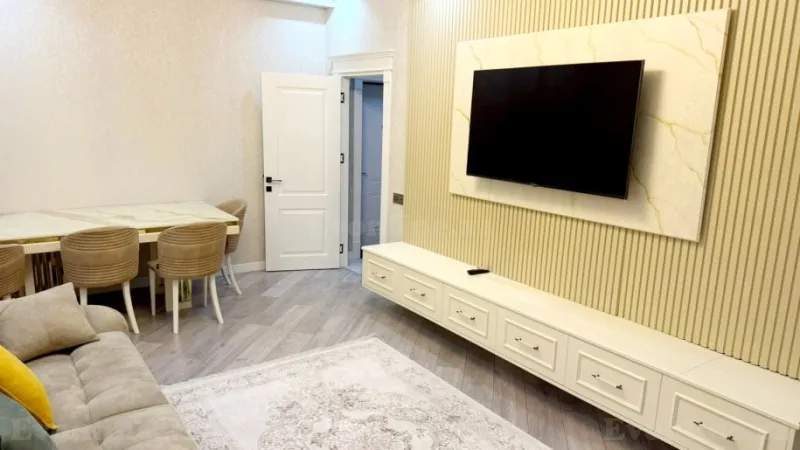 Satılır 4 otaqlı Mənzil Yeni tikili 122 m² Qara Qarayev m. - şəkil 2