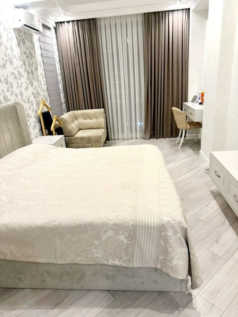 Satılır 4 otaqlı Mənzil Yeni tikili 122 m² Qara Qarayev m. - şəkil 9