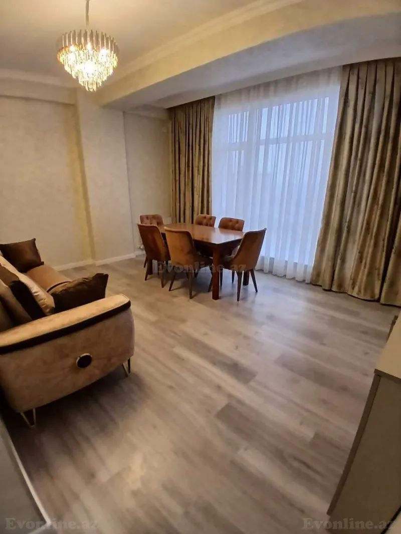 Bakı, Binəqədi r., Azadlıq prospekti m., 8-ci mikrorayonda 3 otaqlı mənzil kirayə verilir