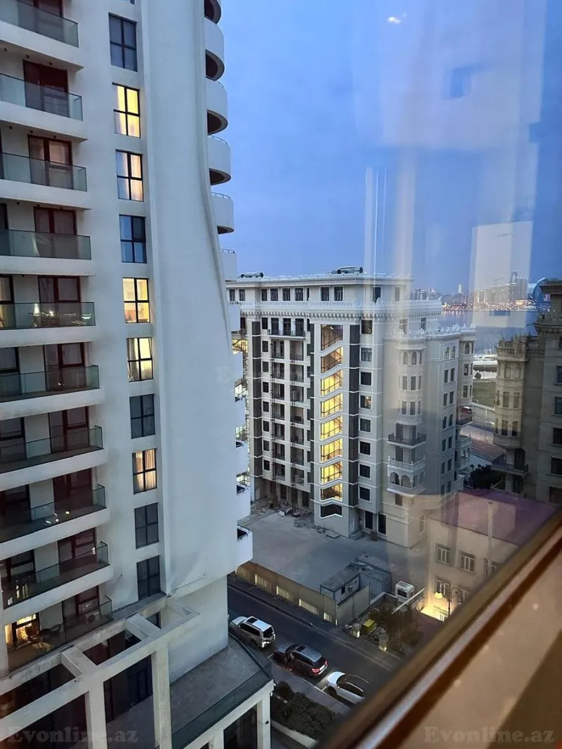 Kirayə verilir 3 otaqlı Mənzil Yeni tikili 128 m² Bayıl