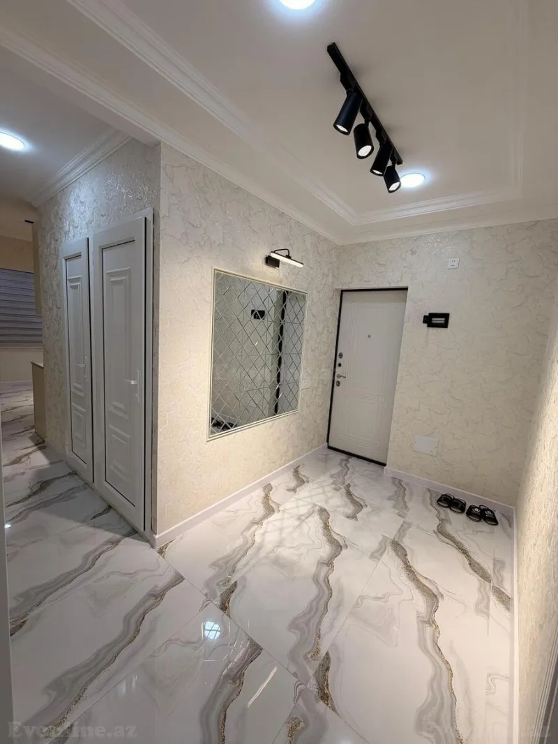 Satılır 3 otaqlı Mənzil Köhnə tikili 82 m² 7-ci mikrorayon