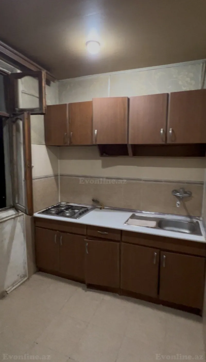 Satılır 3 otaqlı Mənzil Köhnə tikili 60 m² 4-cü mikrorayon