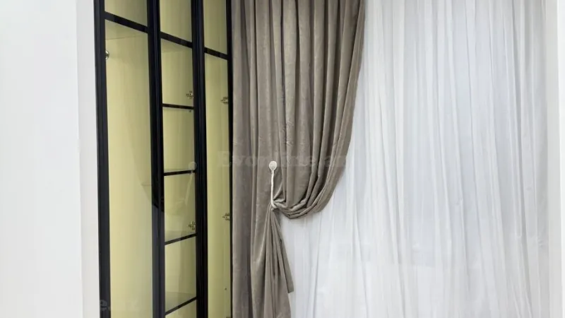 Kirayə verilir 4 otaqlı Mənzil Yeni tikili 140 m² Neftçilər m. - şəkil 16