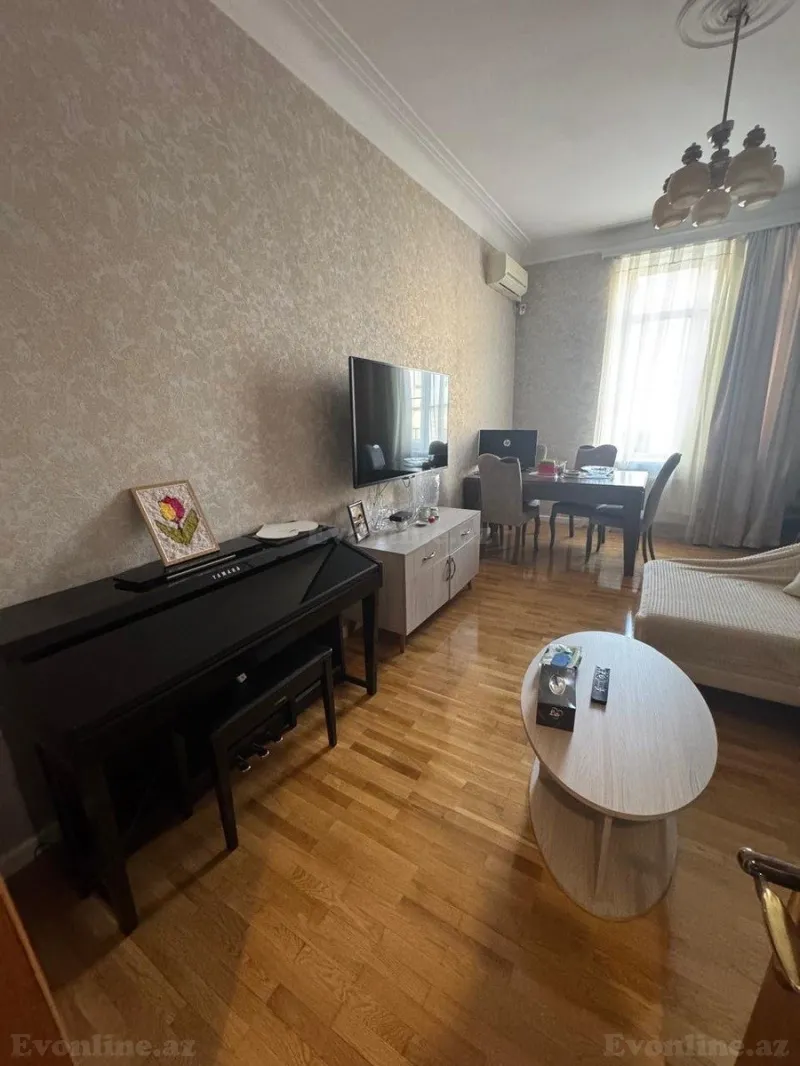 Satılır 3 otaqlı Mənzil Köhnə tikili 80 m² 28 May m. - şəkil 2