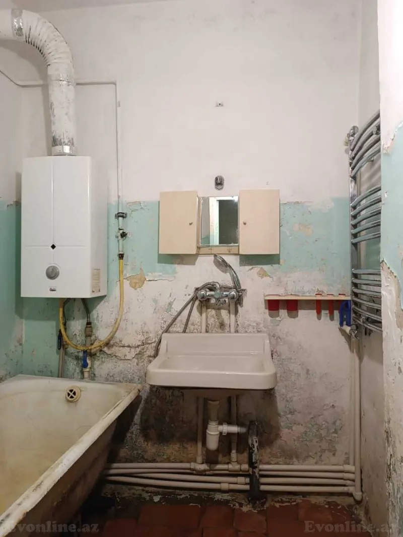 Satılır 5 otaqlı Mənzil Köhnə tikili 120 m² Sabunçu r. - şəkil 2