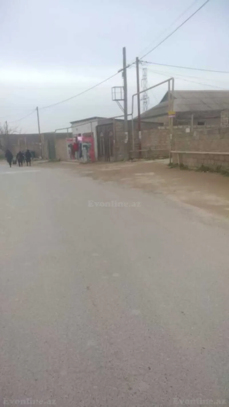 Bakı, Xəzər r., Qalada torpaq satılır