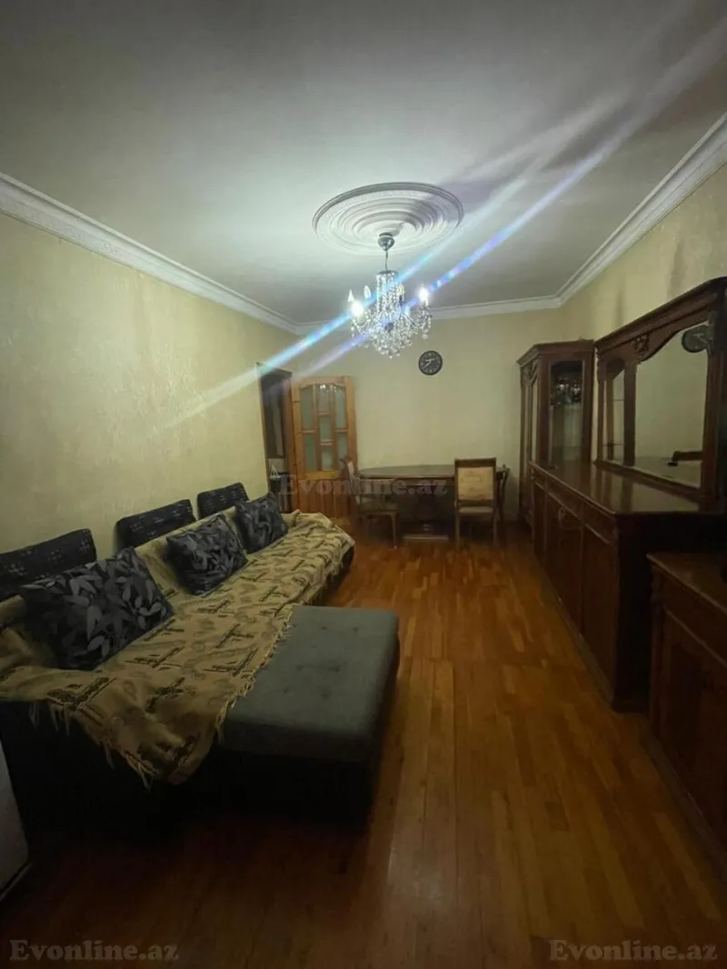 Kirayə verilir 2 otaqlı Mənzil Köhnə tikili 40 m² Qara Qarayev m.
