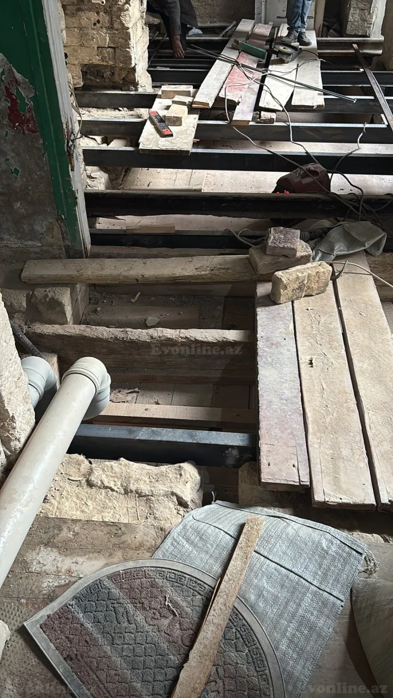 Satılır 6 otaqlı Mənzil Köhnə tikili 152 m² Sahil m. - şəkil 14