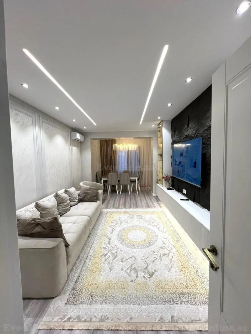 Satılır 4 otaqlı Mənzil Köhnə tikili 85 m² Gənclik m.