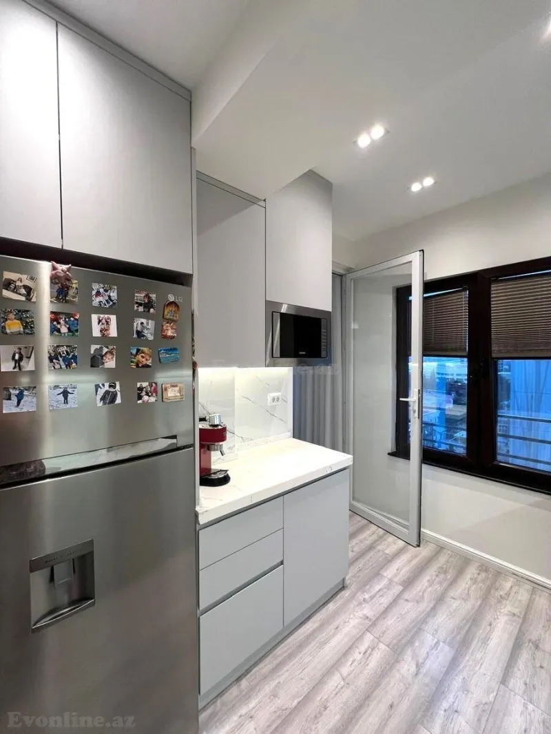 Satılır 4 otaqlı Mənzil Köhnə tikili 85 m² Gənclik m. - şəkil 10