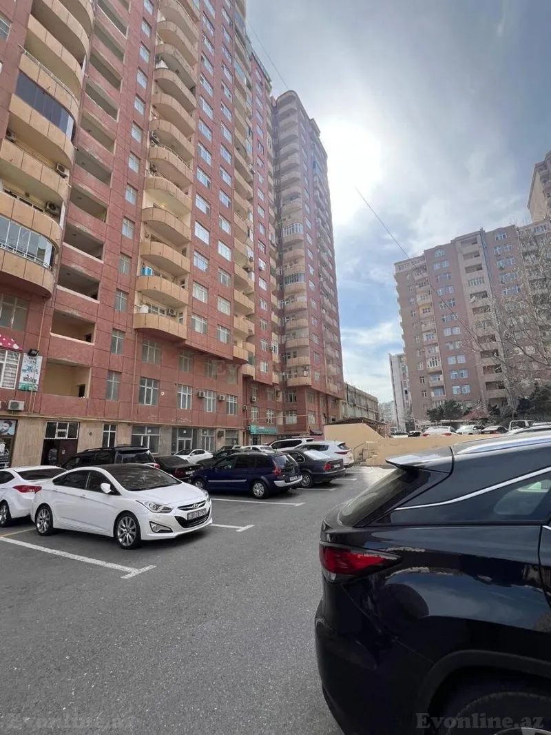 Satılır 4 otaqlı Mənzil Yeni tikili 200 m² Gənclik m.