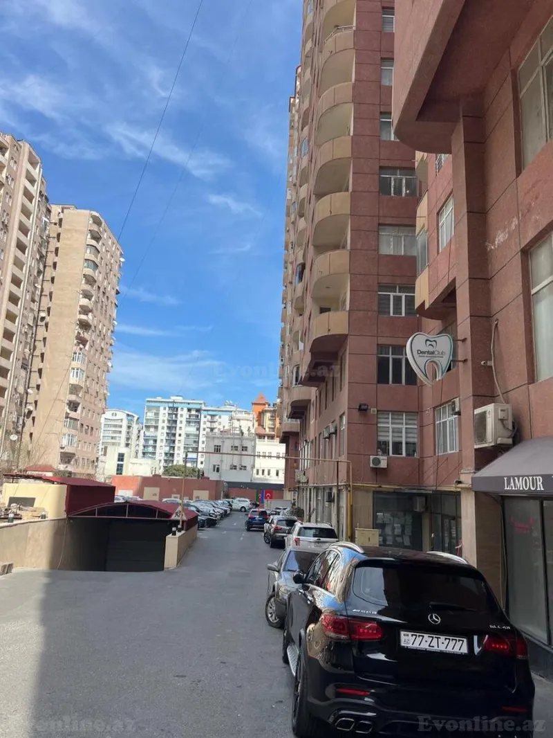 Satılır 4 otaqlı Mənzil Yeni tikili 200 m² Gənclik m. - şəkil 2