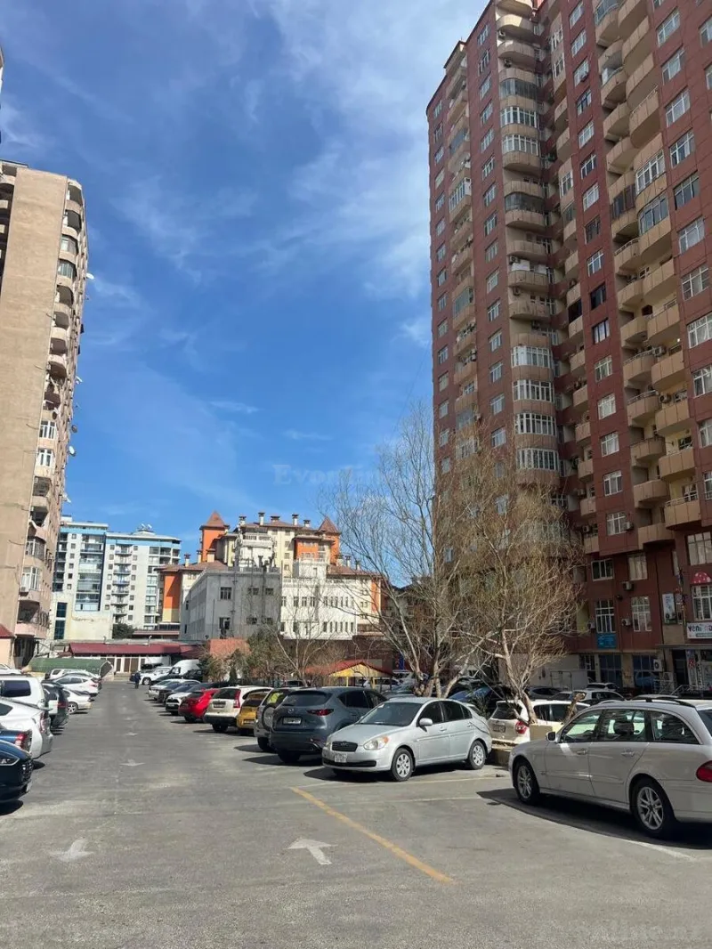 Satılır 4 otaqlı Mənzil Yeni tikili 200 m² Gənclik m. - şəkil 3