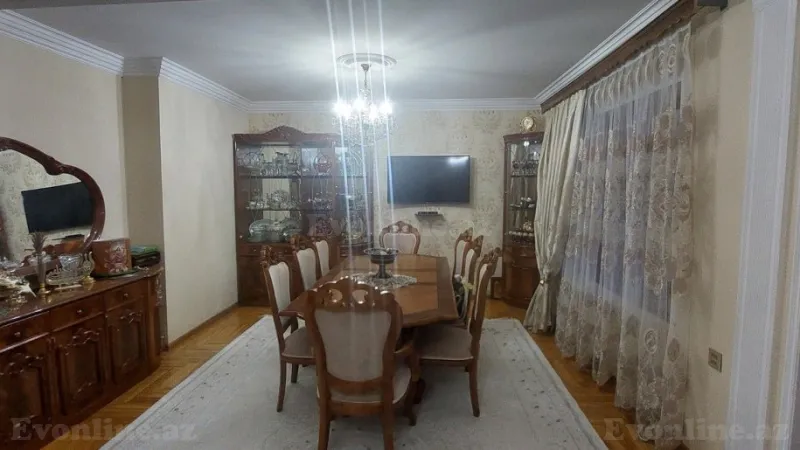 Bakı, Nizami r., 8-ci kilometrda 4 otaqlı mənzil satılır