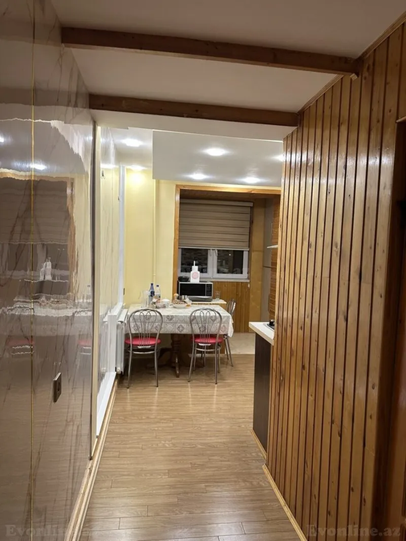 Satılır 4 otaqlı Mənzil Köhnə tikili 110 m² Xalqlar Dostluğu m. - şəkil 2