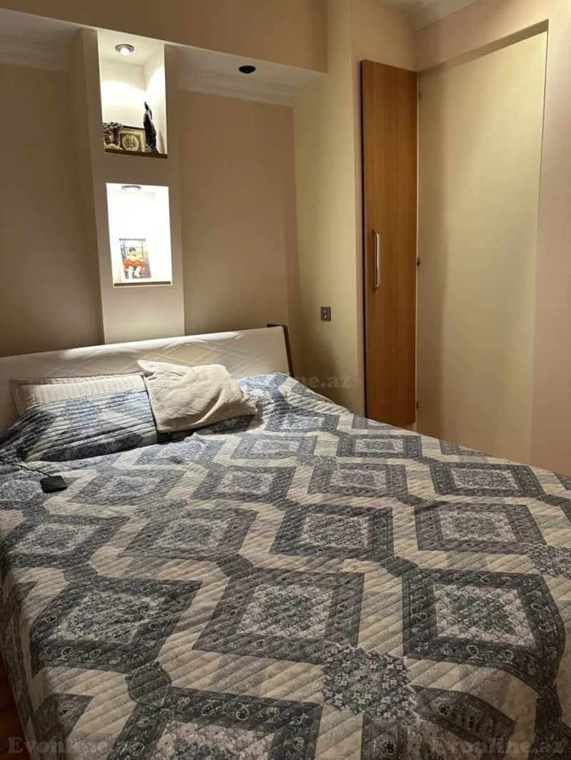 Satılır 4 otaqlı Mənzil Köhnə tikili 110 m² Xalqlar Dostluğu m. - şəkil 13