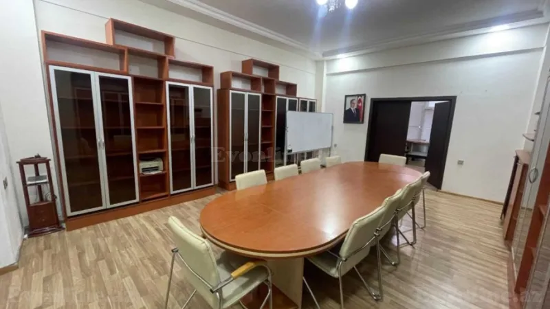 Bakı, Xətai r., Xətai m.da 3 otaqlı ofis kirayə verilir