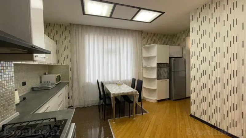 Kirayə verilir 4 otaqlı Mənzil Yeni tikili 170 m² Sahil m. - şəkil 9