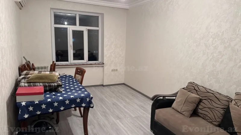 Satılır 2 otaqlı Mənzil Köhnə tikili 55 m² Qaraçuxur