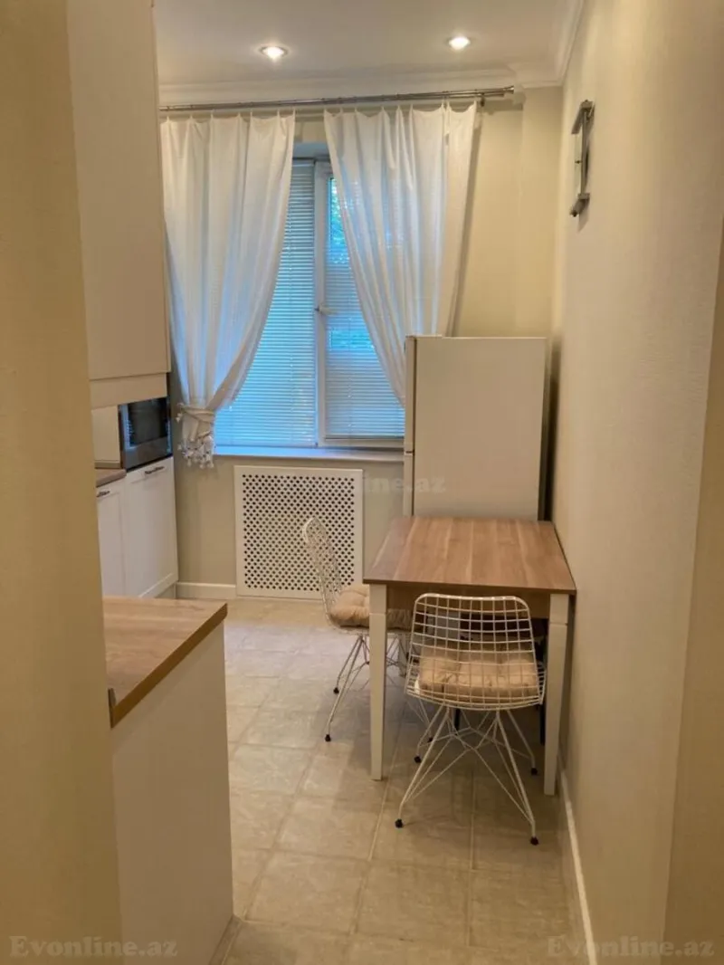 Kirayə verilir 2 otaqlı Mənzil Köhnə tikili 65 m² İçərişəhər m. - şəkil 9