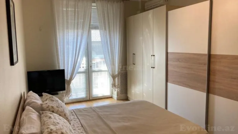 Kirayə verilir 2 otaqlı Mənzil Köhnə tikili 65 m² İçərişəhər m. - şəkil 13