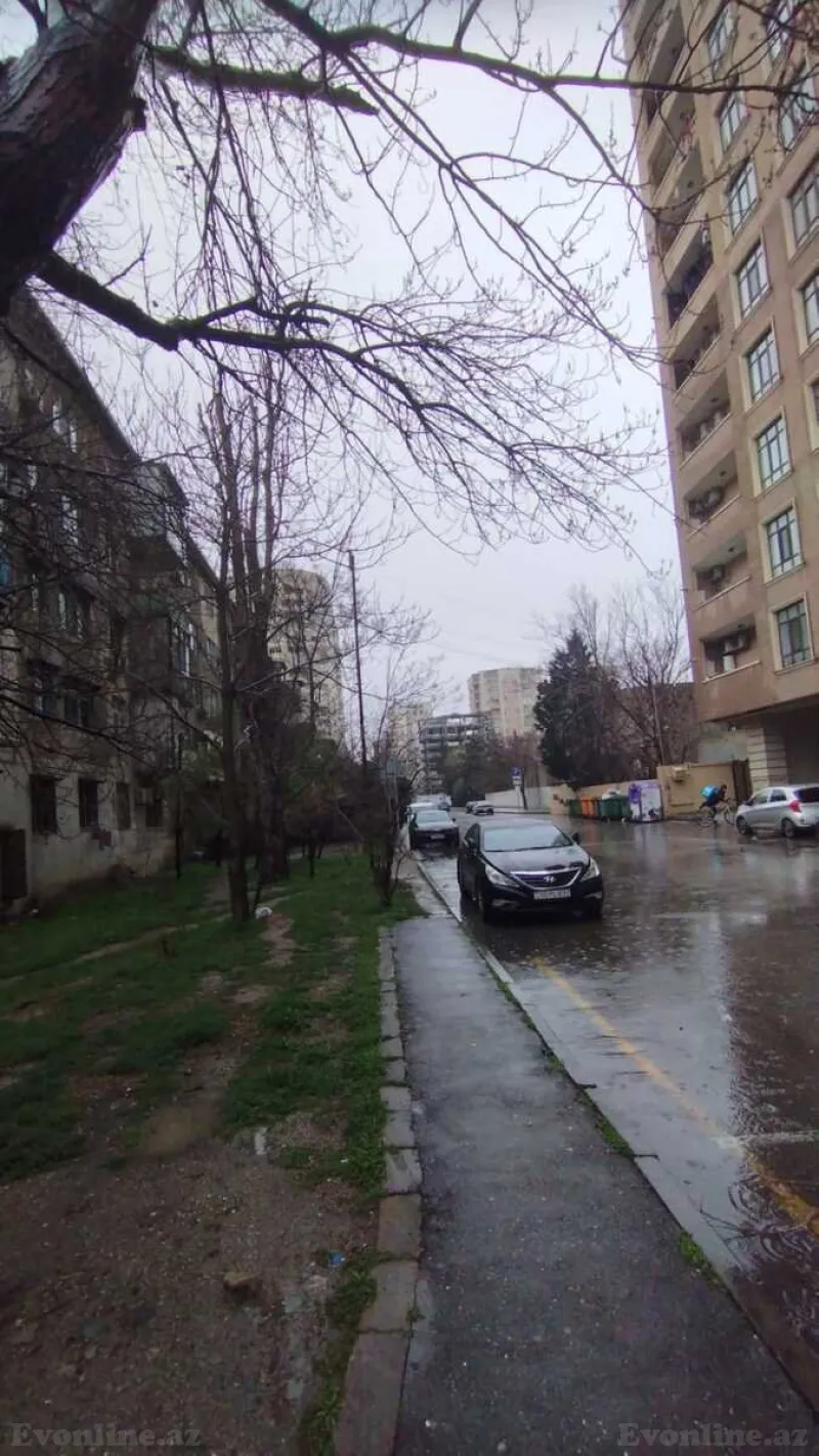 Satılır 2 otaqlı Mənzil Köhnə tikili 55 m² 8-ci mikrorayon - şəkil 2