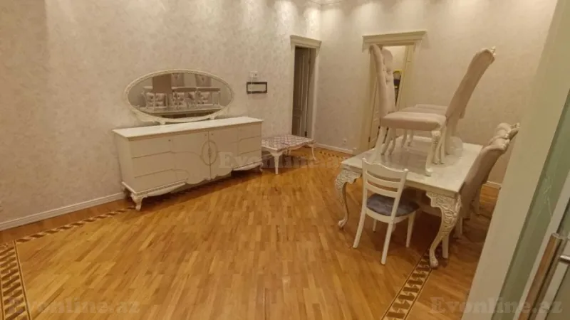 Kirayə verilir 3 otaqlı Mənzil Köhnə tikili 100 m² Nəriman Nərimanov m.