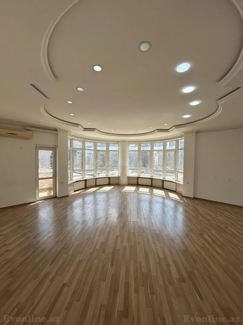 Bakı, Nərimanov r., Nəriman Nərimanov m.da 5 otaqlı mənzil satılır