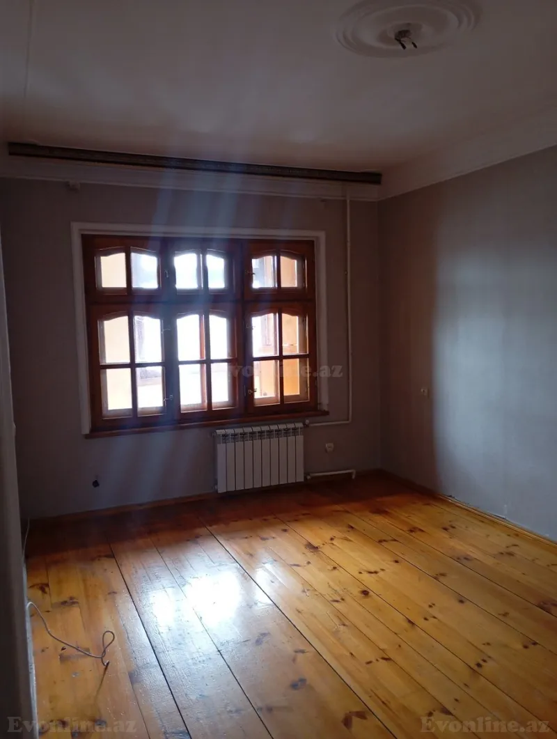 Kirayə verilir 3 otaqlı Mənzil Köhnə tikili 65 m² Neftçilər m.