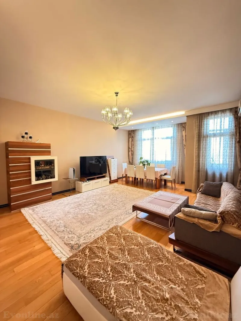 Satılır 3 otaqlı Mənzil Yeni tikili 156 m² 8 Noyabr m.