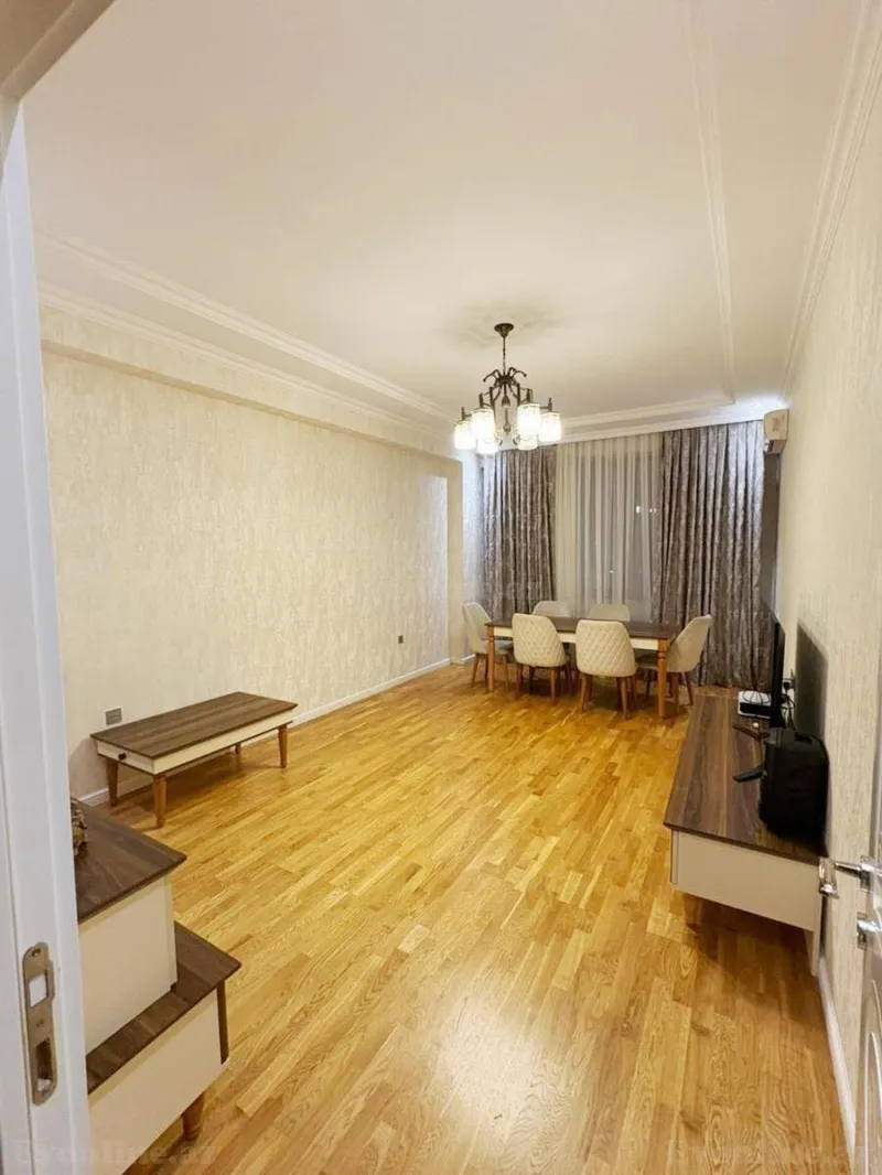 Satılır 3 otaqlı Mənzil Yeni tikili 105 m² Qara Qarayev m.