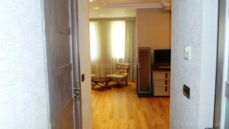 Kirayə verilir 5 otaqlı Mənzil Yeni tikili 250 m² Nəsimi r. - şəkil 15