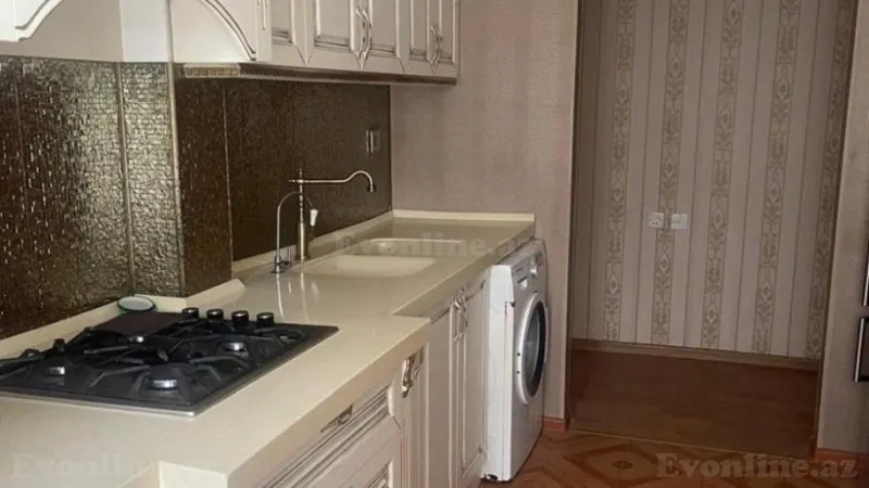 Kirayə verilir 3 otaqlı Mənzil Köhnə tikili 105 m² 28 May m.