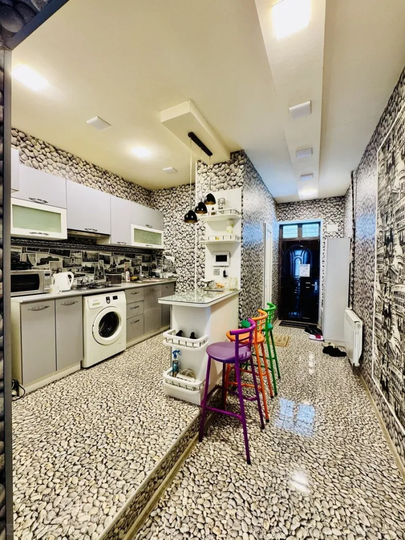 Kirayə verilir 2 otaqlı Mənzil Köhnə tikili 75 m² Sahil m. - şəkil 6