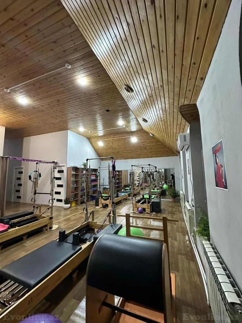 Kirayə verilir Obyekt 200 m² Badamdar