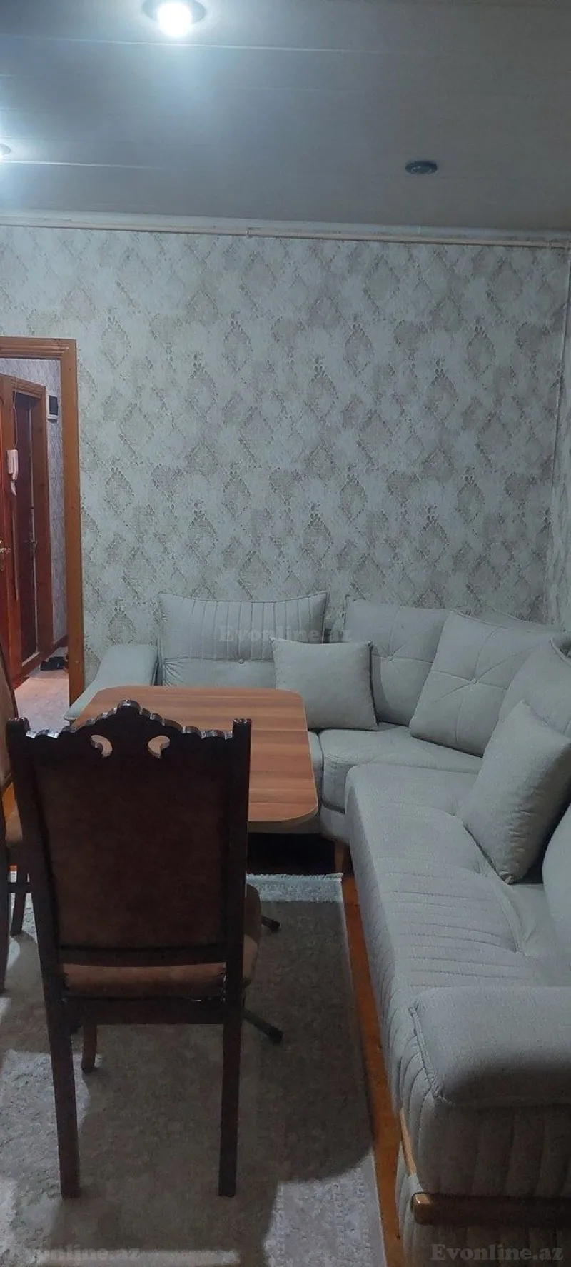 Satılır 3 otaqlı Mənzil Köhnə tikili 65 m² Xalqlar Dostluğu m.